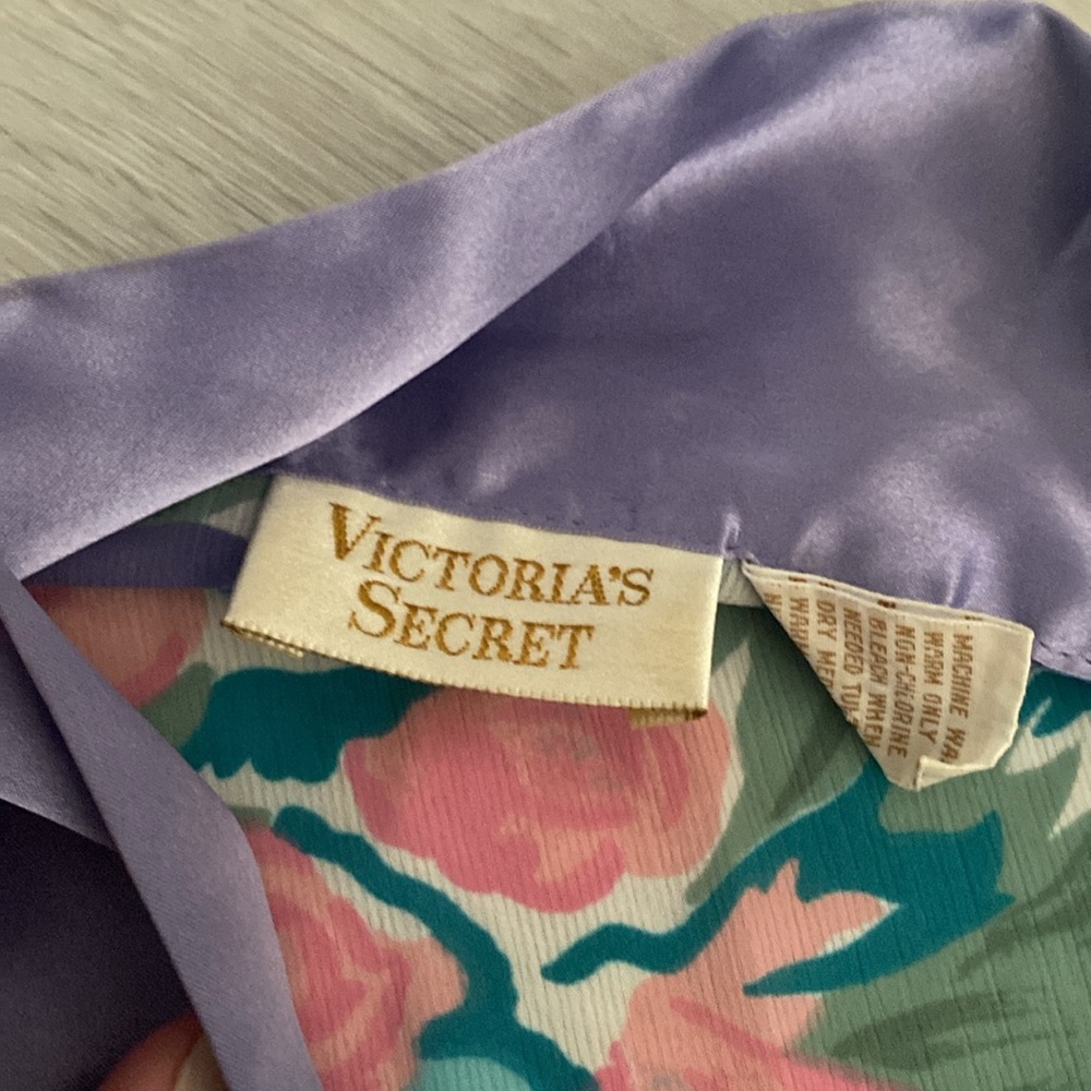 Gold Label Victorias Secret pink and purple Floral Robe Size One Size - Picture 4 of 7